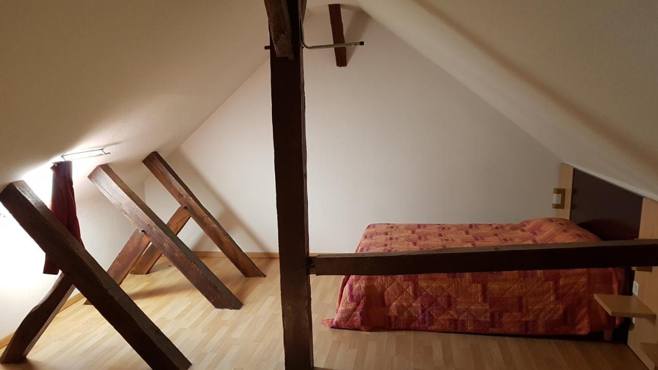 Chateau Ricard Saint-Geniez-dʼOlt Kültér fotó